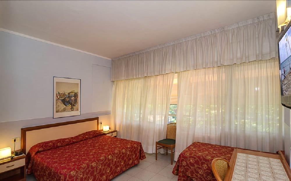 Hotel Le Ginestre Lido di Camaiore Ngoại thất bức ảnh